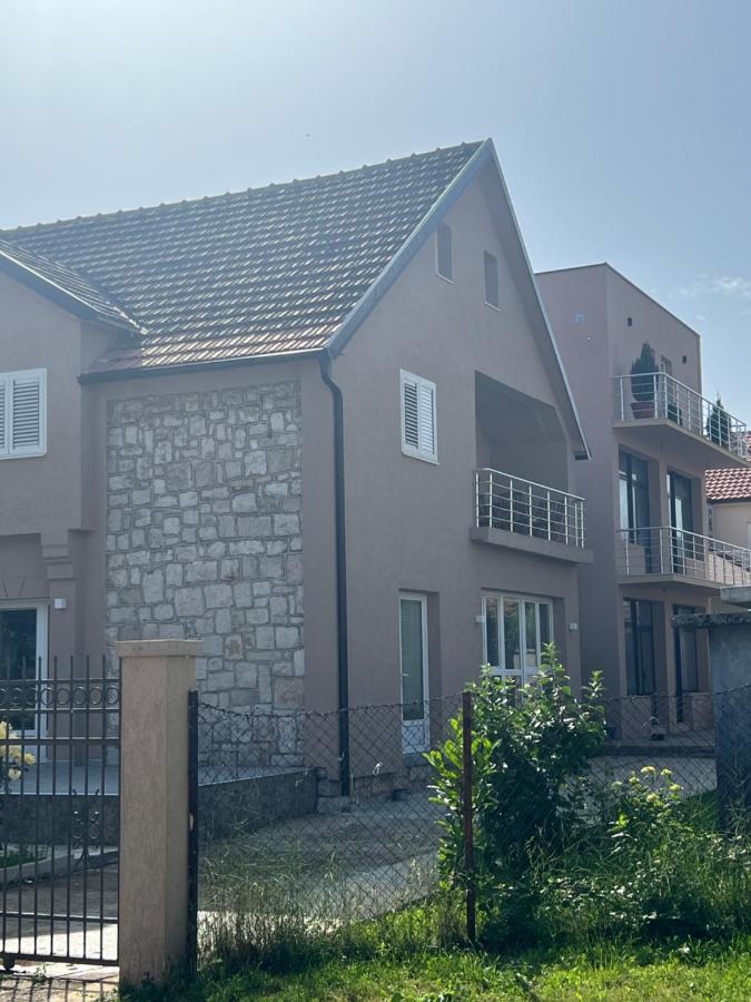 Apartman Scepanovic Niksic Luaran gambar
